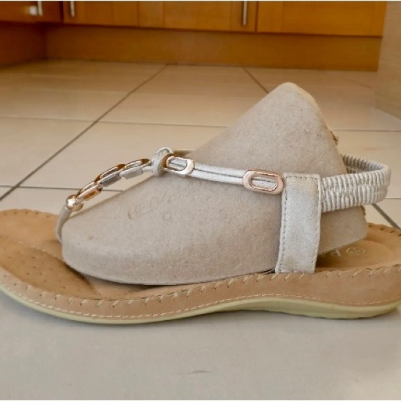 PAVERS Ladies Leather Toe Post Sandals Metallic Cream UK6 - Picture 11 of 11